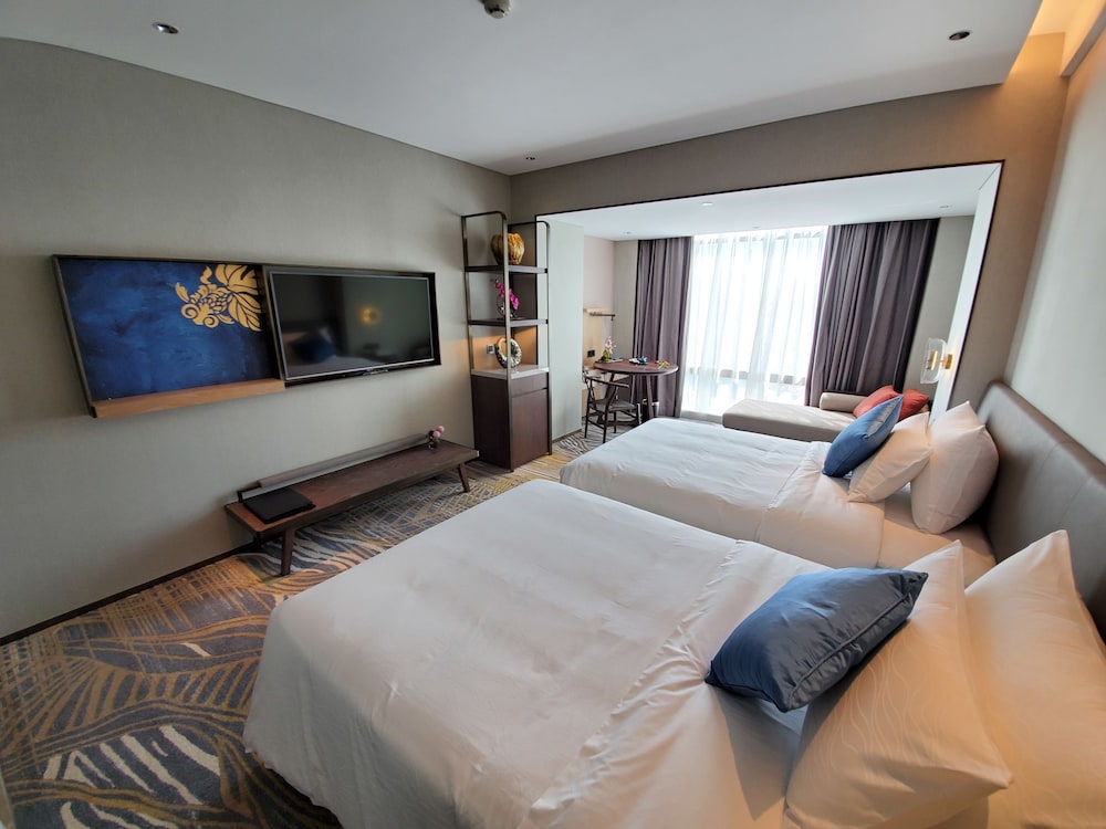 Dong Fang Hotel 15/74