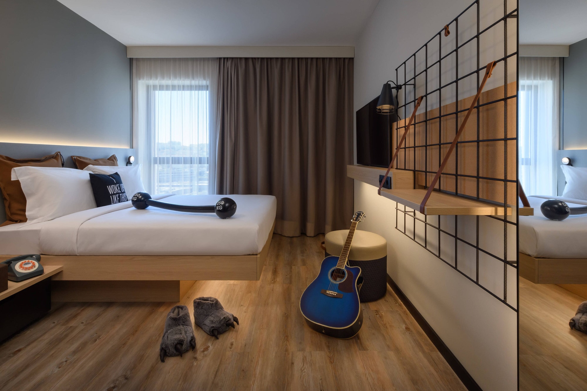 Room, Twin Beds, City View