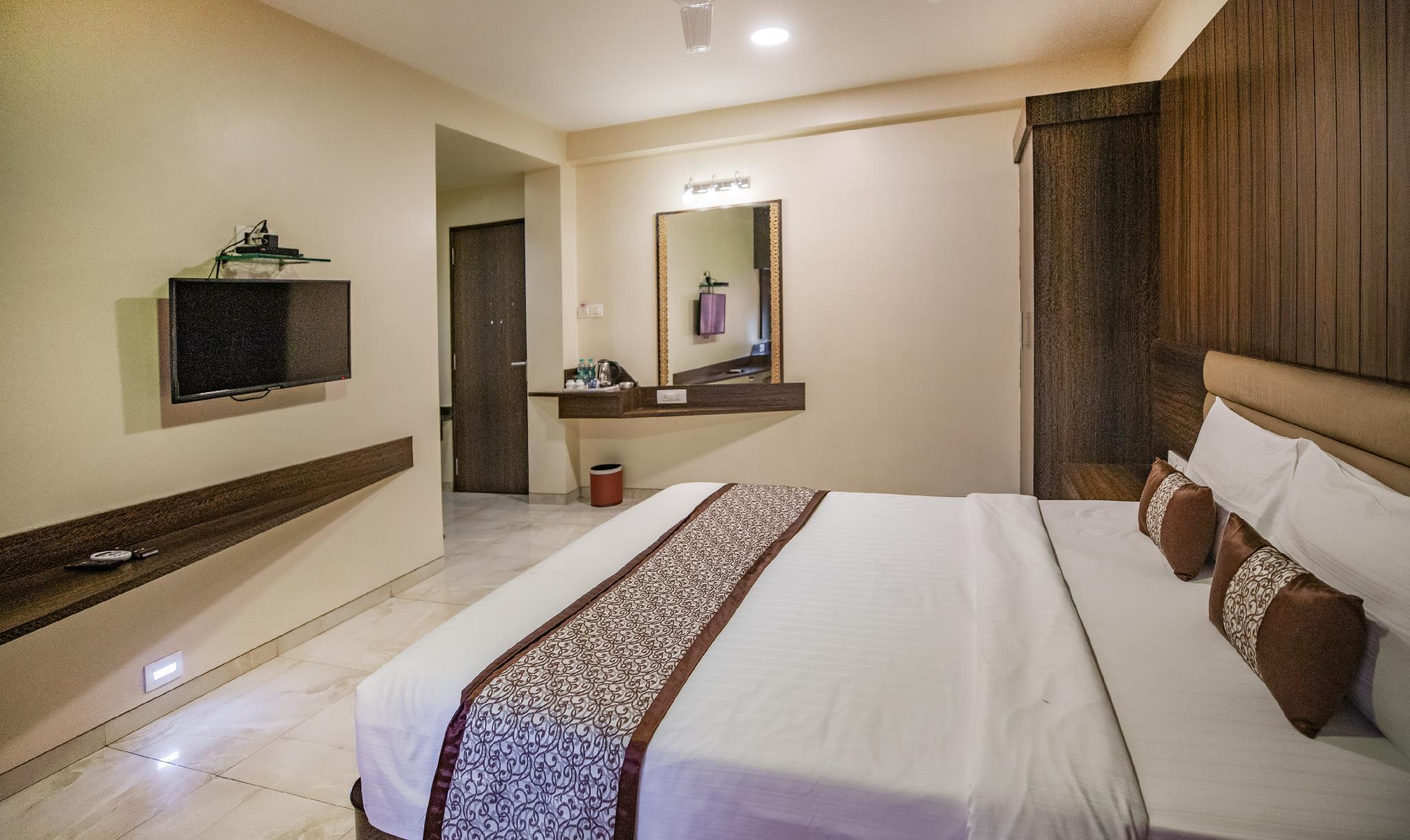 Gold, Double Bed