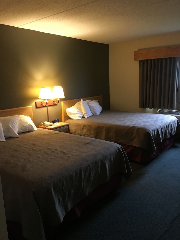 Mooselake Lodge 5/30
