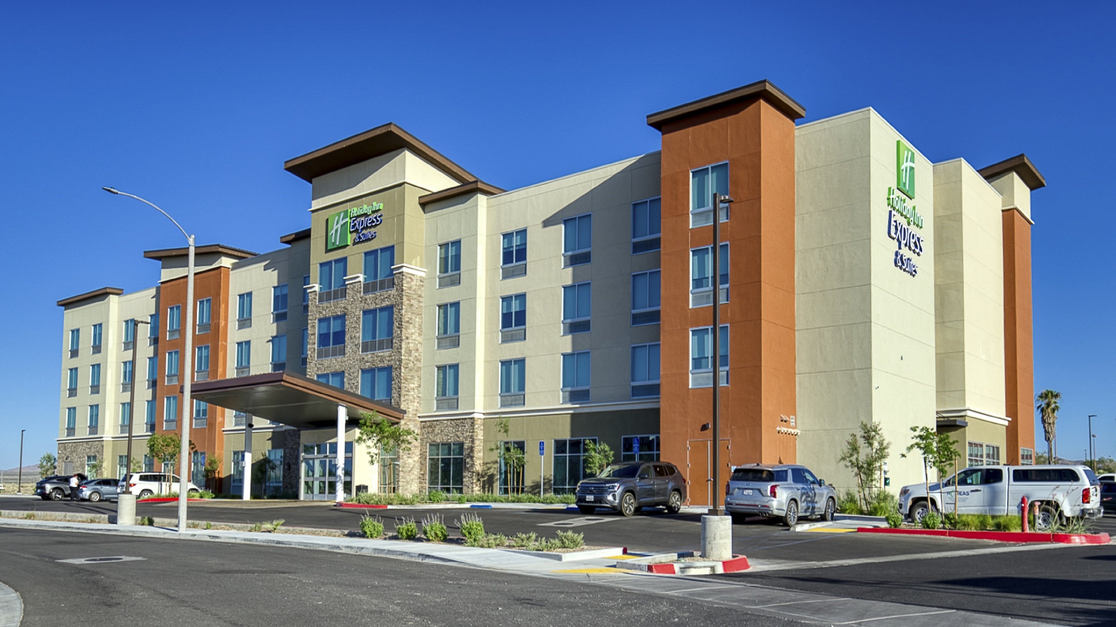 Holiday Inn Express & Suites - Ridgecrest - China Lake, an IHG Hotel 28/34