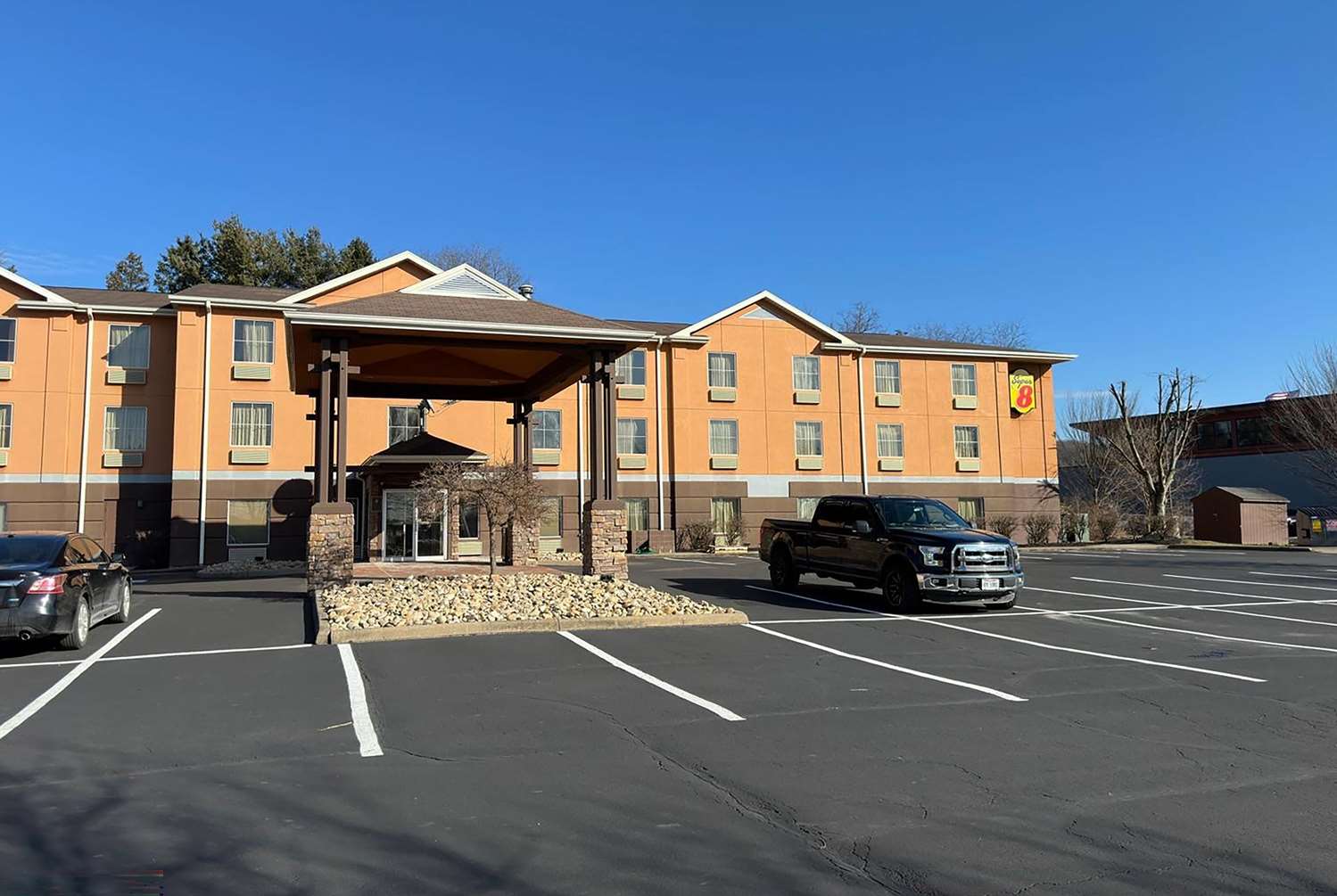 Super 8 by Wyndham Mars/Cranberry/Pittsburgh Area 11/13