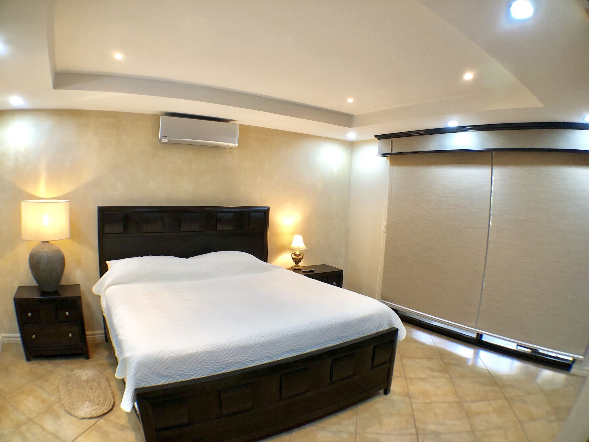 2 BEDROOMS, CONDO, DELUXE, POOL SIDE, 2 BATHROOMS