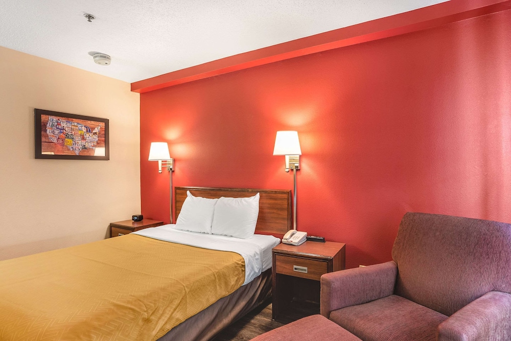 Econo Lodge Princeton 21/43