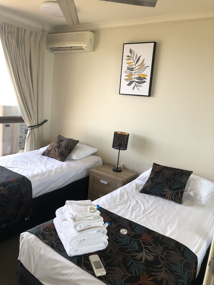 Coral Towers Holiday Suites 21/69