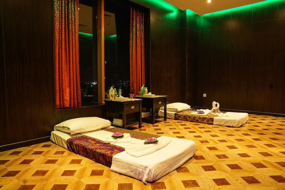 Arman Hotel 25/50