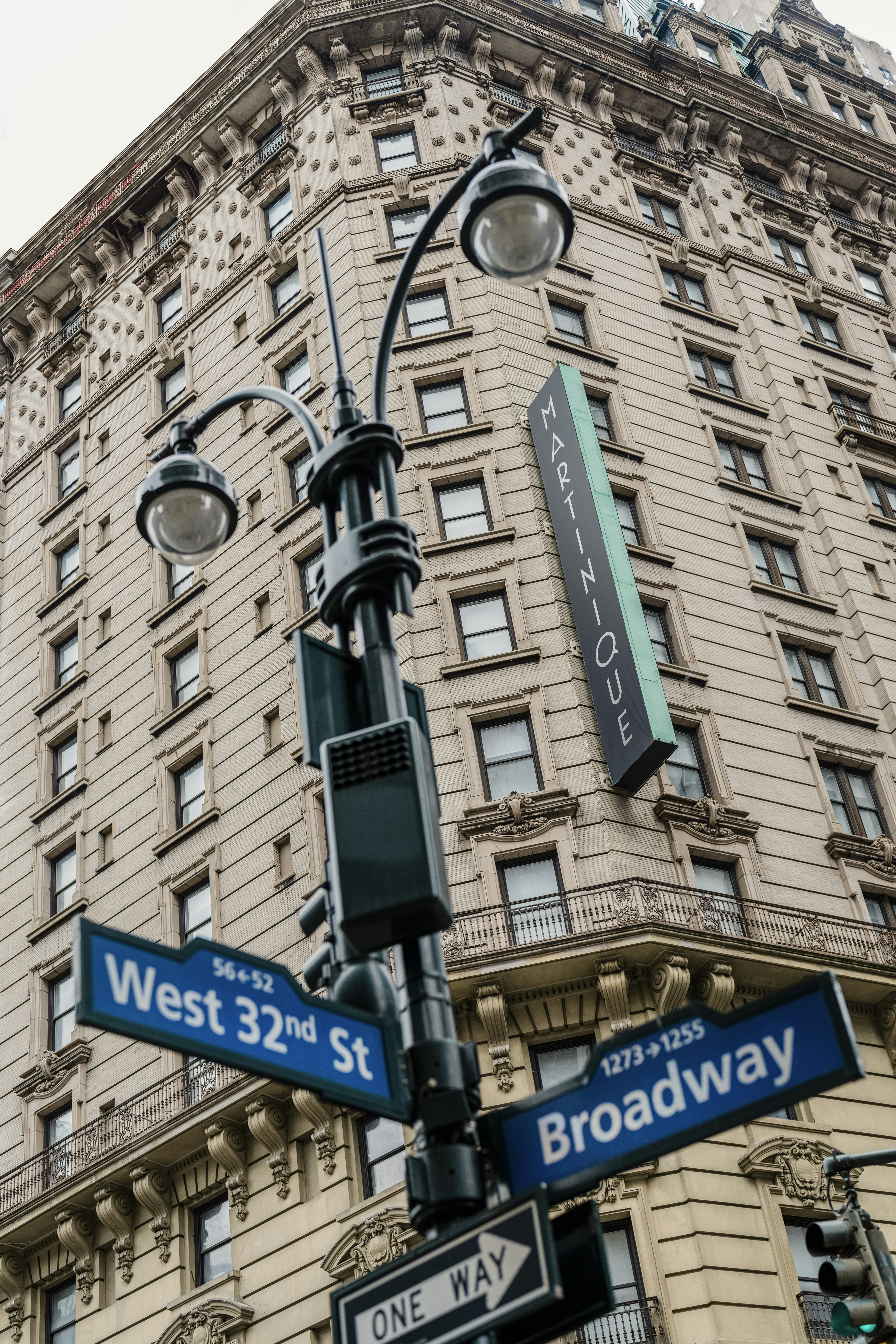 The Martinique New York On Broadway Curio Collection By Hilton 27/50
