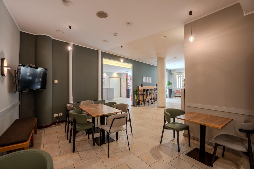 restaurant cafeteria