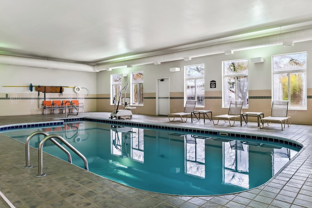 Holiday Inn Express Hotel And Suites Marion 30/68