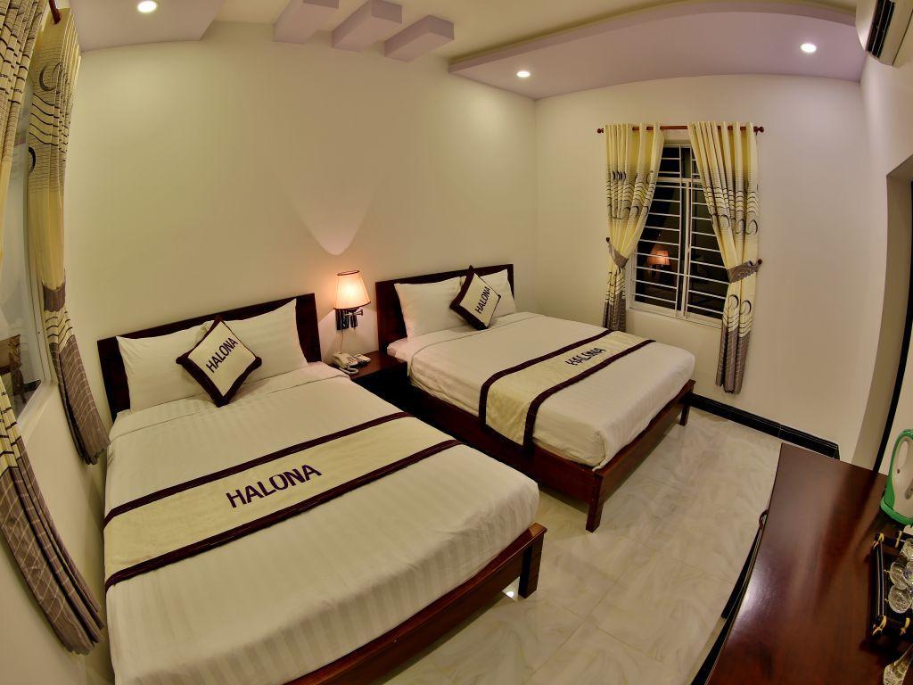 Halona Hotel 16/35