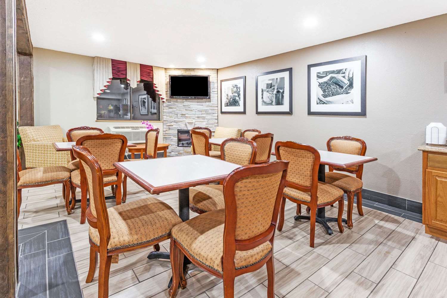 Super 8 By Wyndham Sterling Heights/Detroit Area 8/10