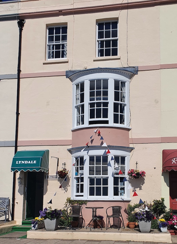 Lyndale Guest House 4/50