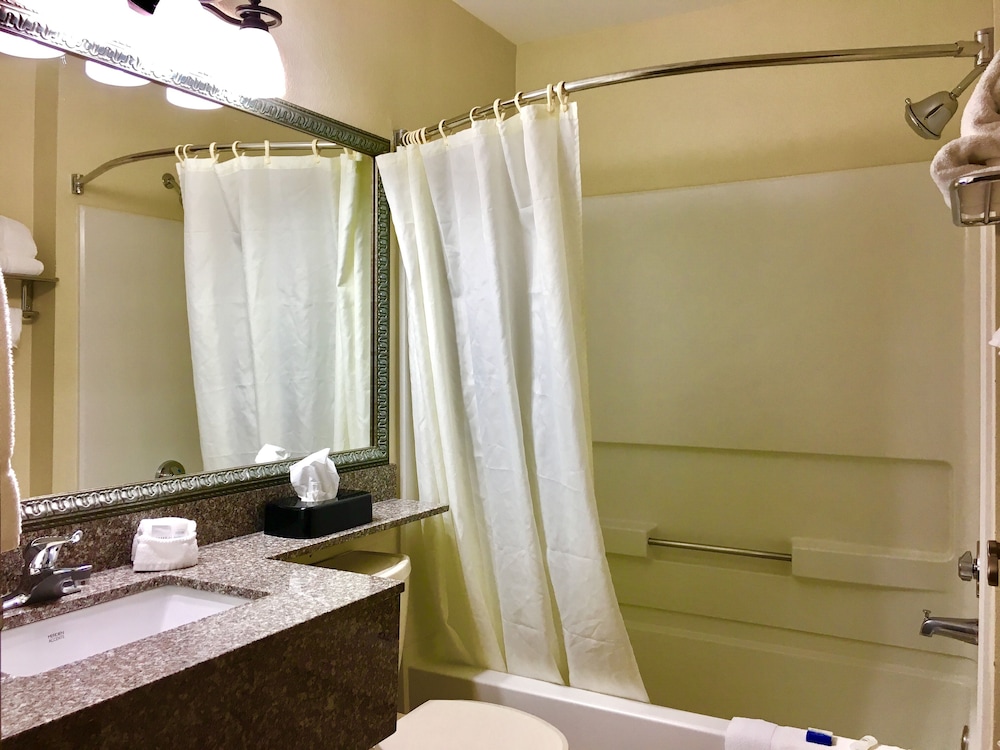Best Western Roanoke Inn & Suites 10/23
