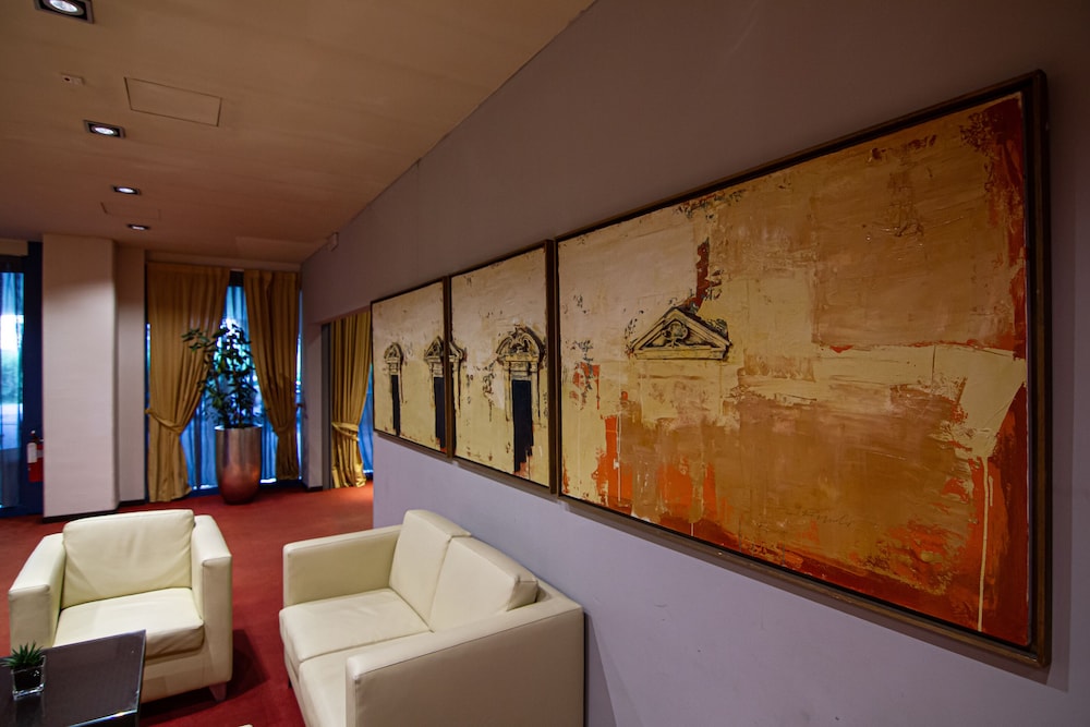 Hotel Tuscany Inn 7/76