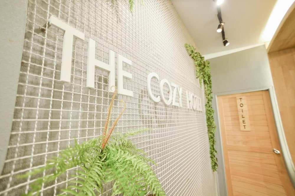 The Cozy Hotel 7/50