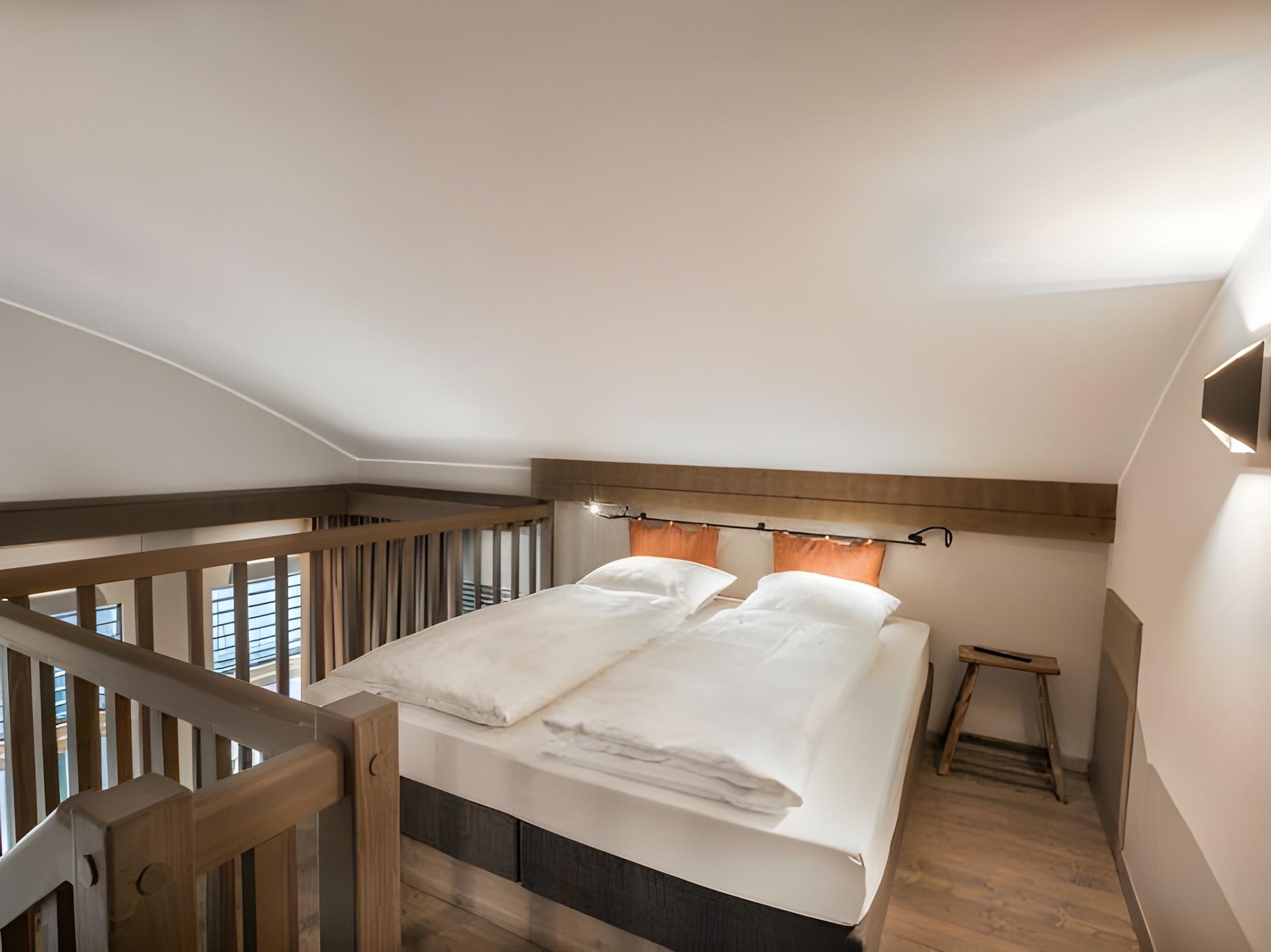 Cocoon, Chalet, King Bed