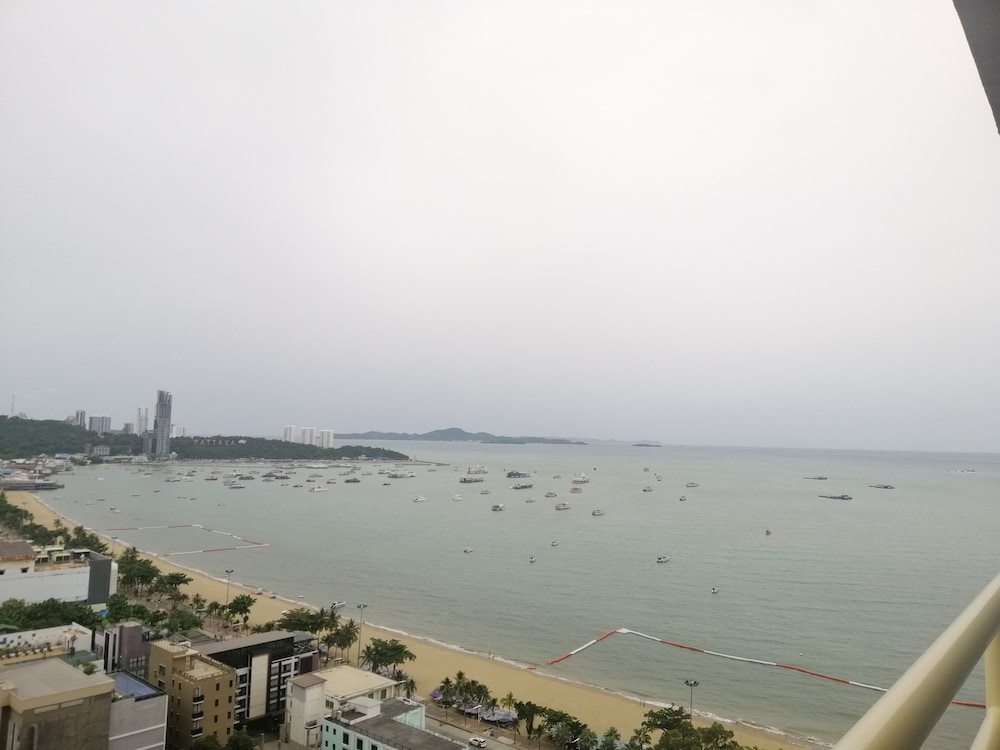 View Talay 6 Condominium By Honey 80/84