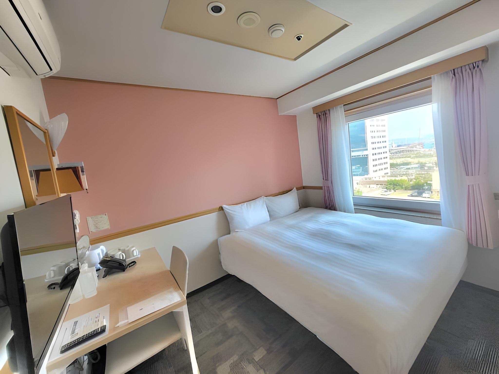 غرفة عائلية بسريرين منفصلين، Toyoko Inn Busan Jungang Station 2/2