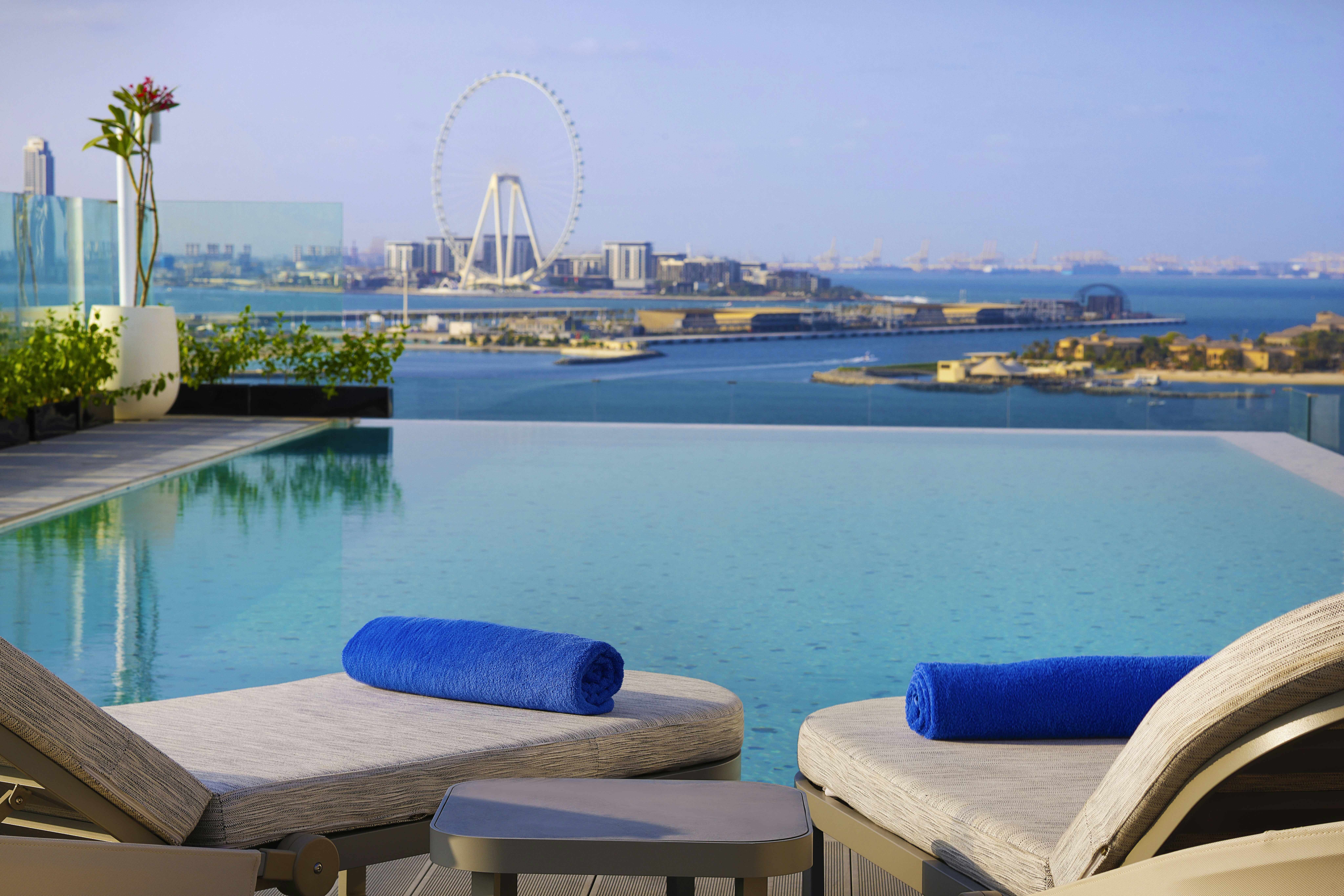 Tumbi Hotel Dubai The Palm, Tapestry Collection by Hilton 53/54
