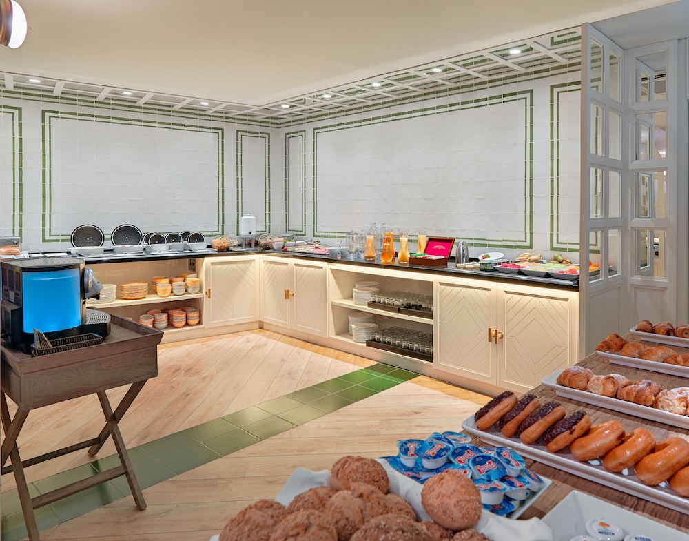 H10 Montcada Boutique 64/68