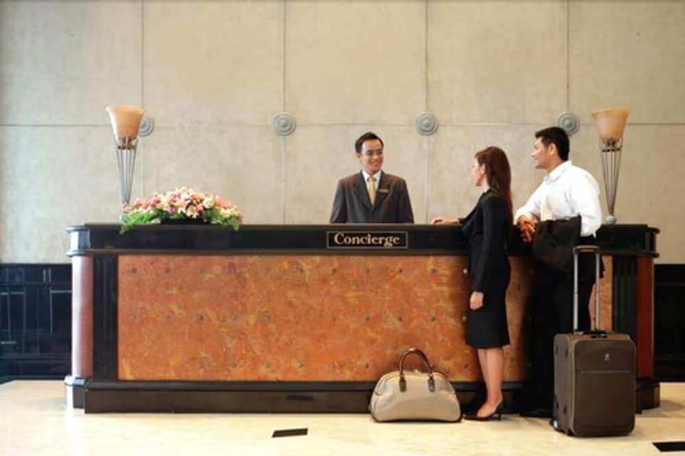 Menara Peninsula Hotel 7/46