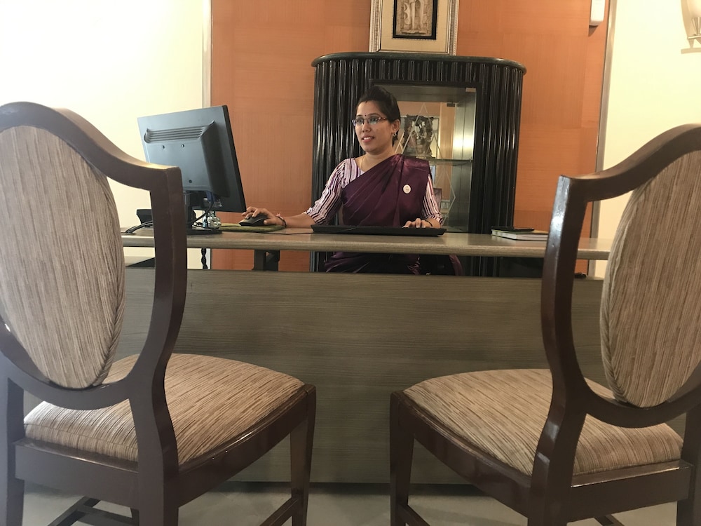 The Manohar Hyderabad 42/44