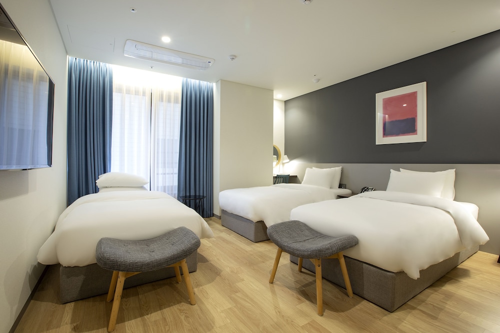 ROOM, TRIPLE, 3 BEDS