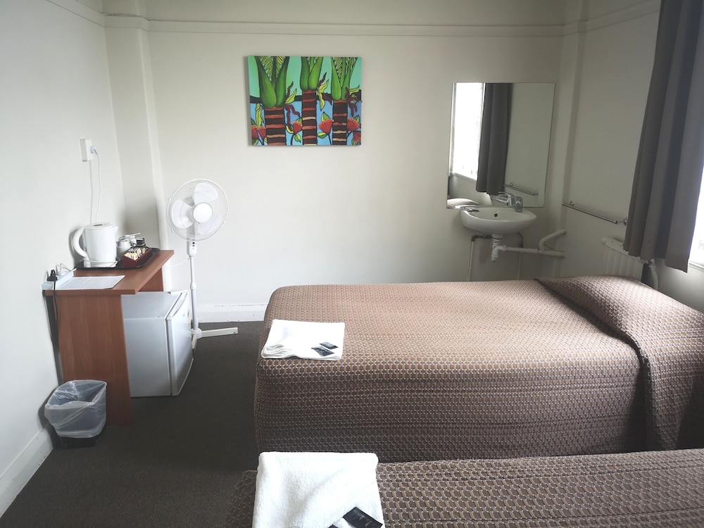 Kiwi International Hotel 18/61