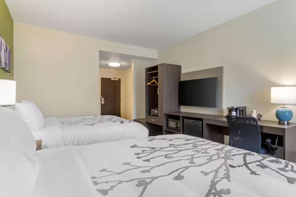 غرفة رباعية بسريرين كوين لذوي الإعاقة، Sleep Inn & Suites Liberty TX 4/4
