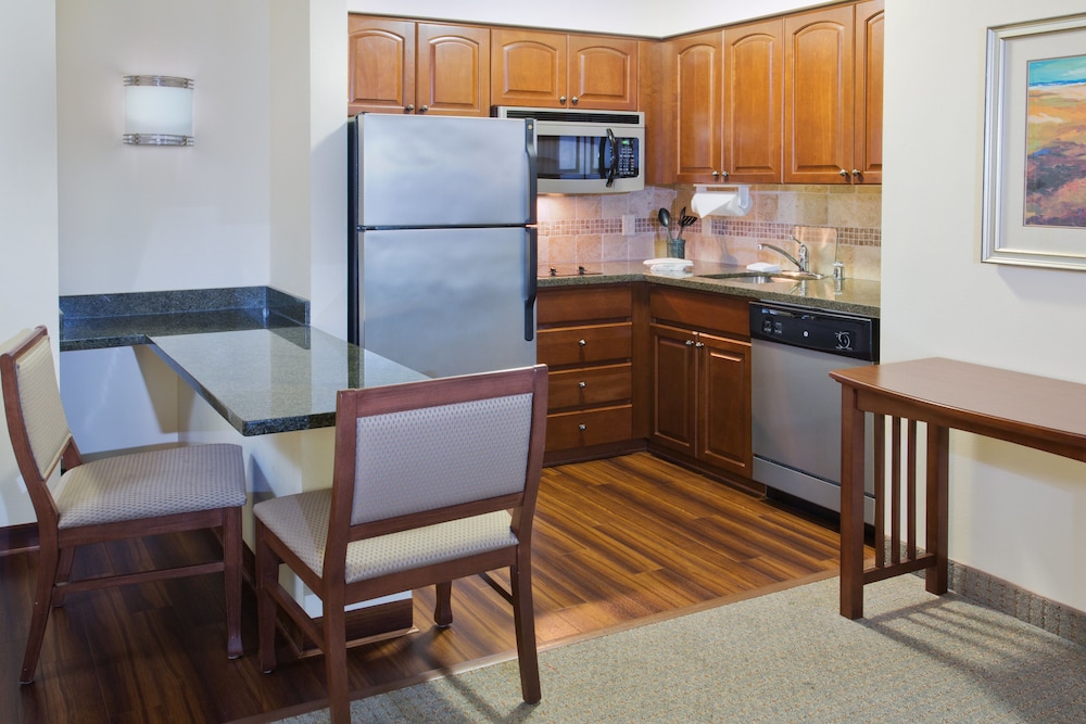 Staybridge Suites Everett - Paine Field 64/80