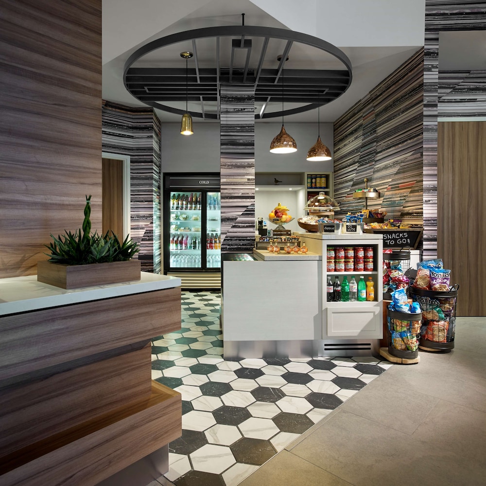 Hilton Garden Inn Toronto Airport 40/51