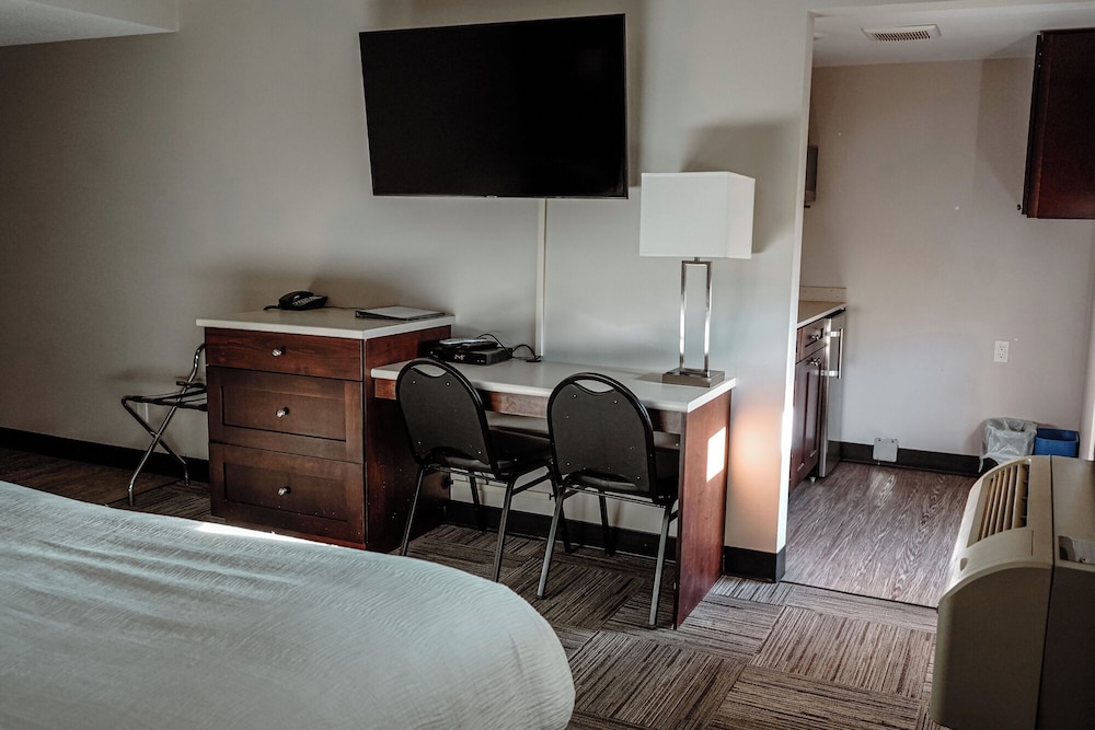 Homestead Inn & Suites 30/44