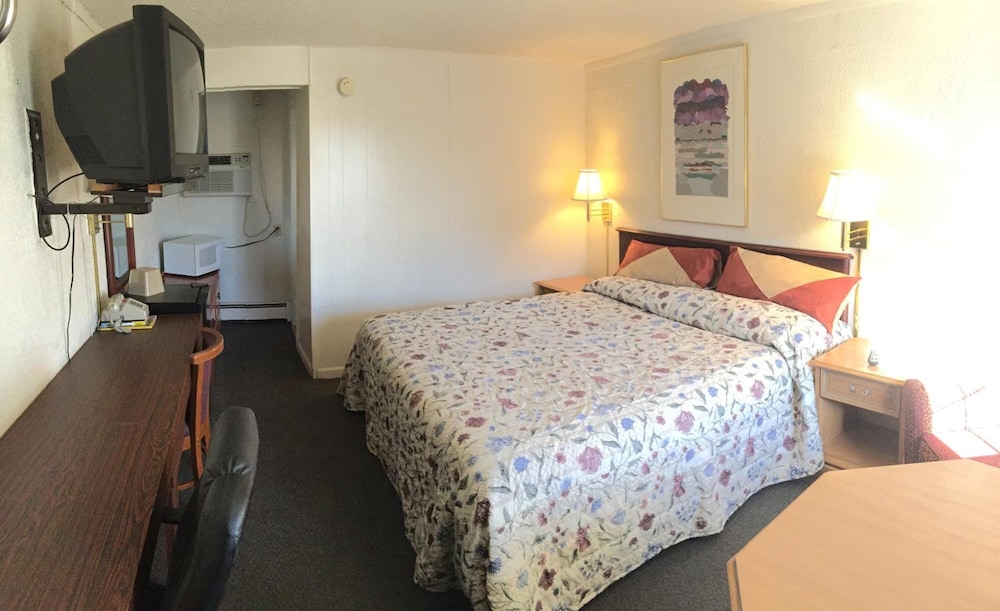 Economy Inn of Bloomington 11/28