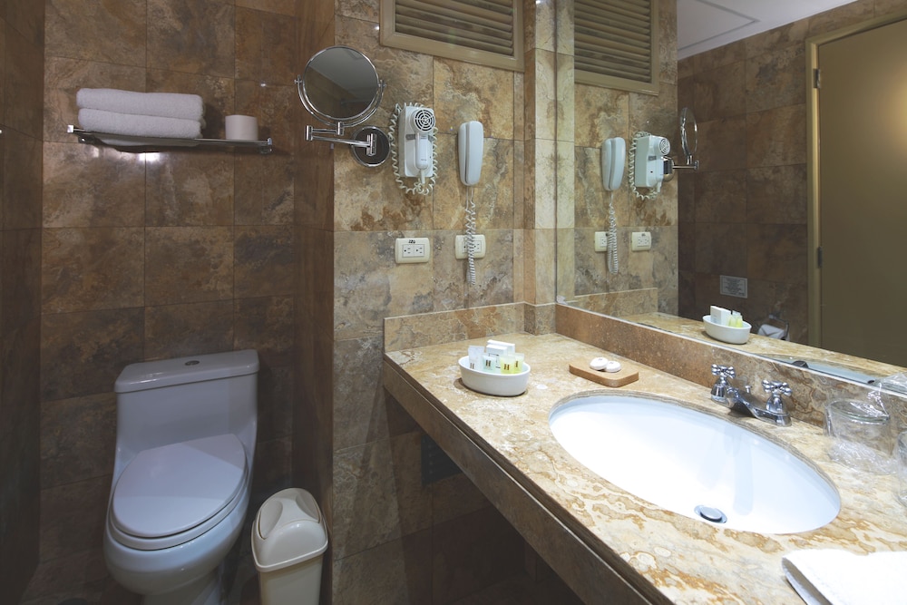 San Agustin Exclusive Hotel 69/71