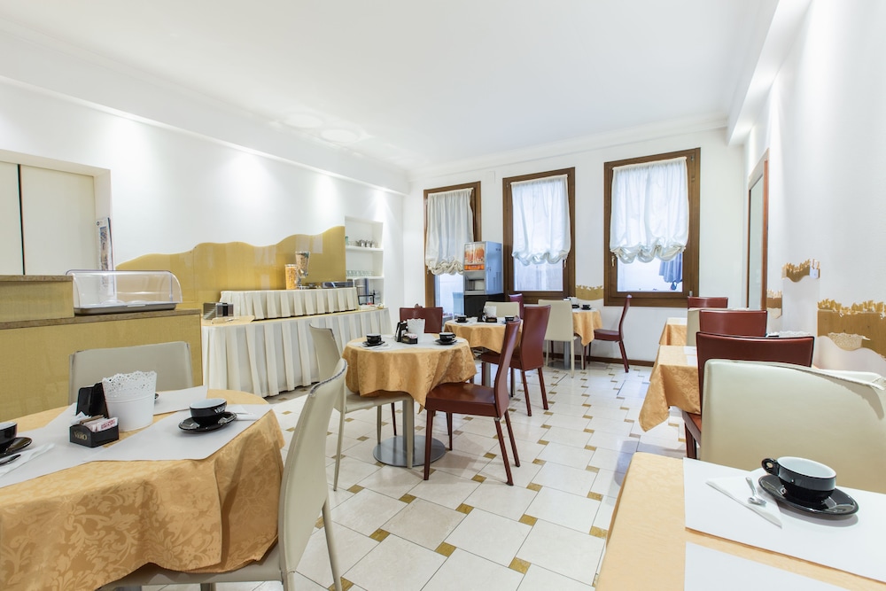 HOTEL AGLI ARTISTI 21/32