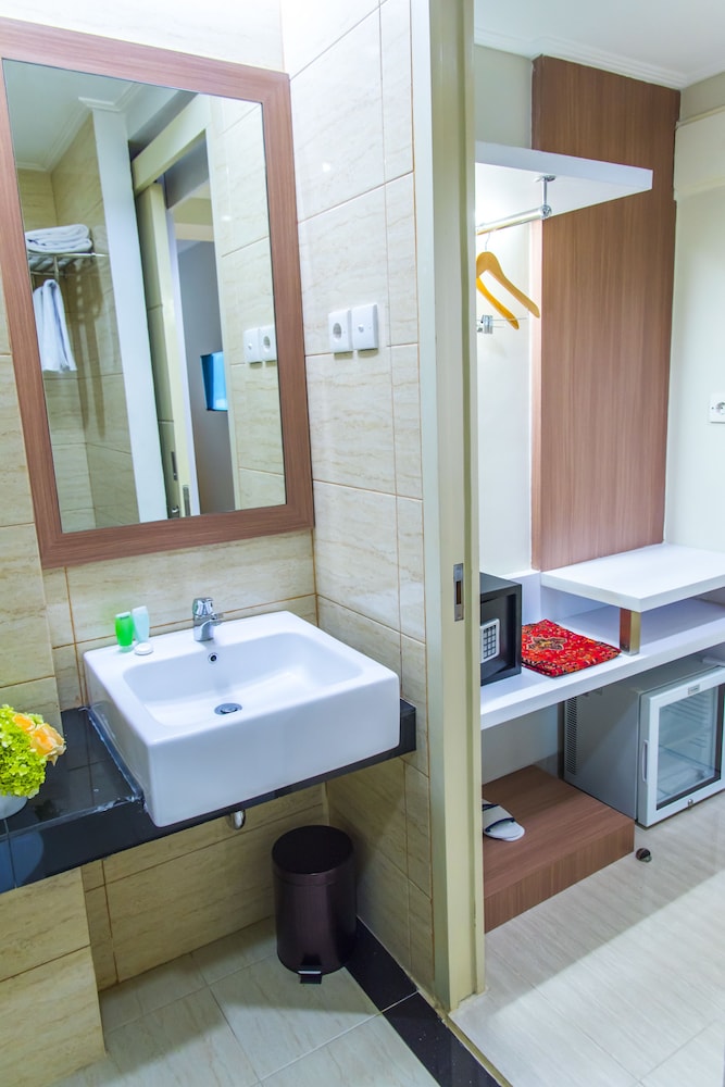 Hotel Dharmein Jakarta 31/58