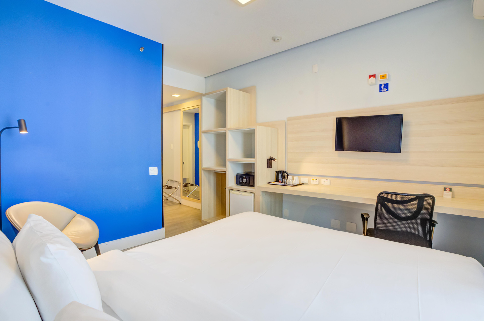 Standard, Double Bed, with View