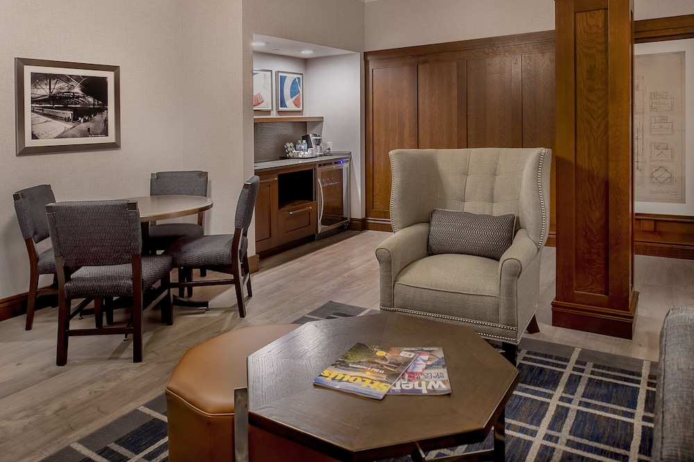 St. Louis Union Station Hotel Curio Collection By Hilton 53/82