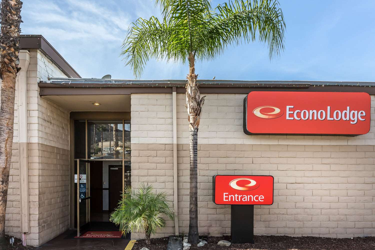 Econo Lodge Lake Elsinore 2/22