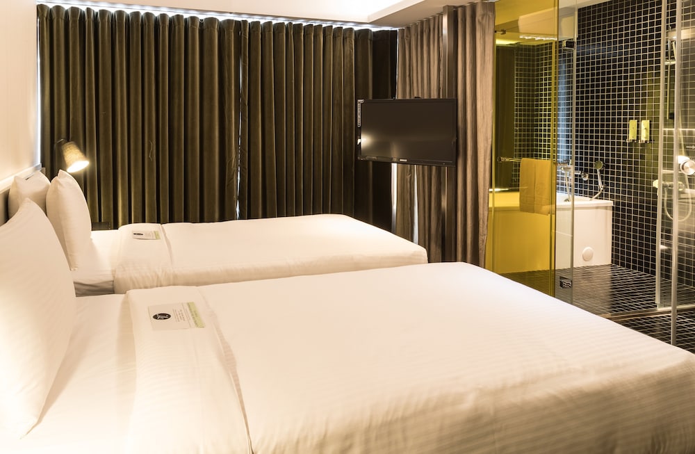 DELUXE, TWIN BEDS