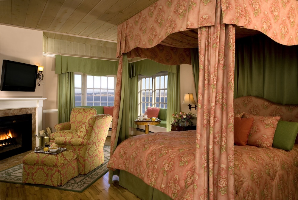 Spindrift Inn 25/39