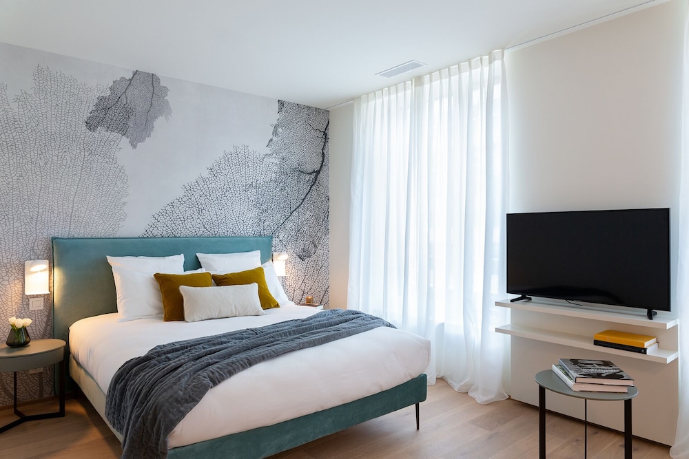 Central City Luxury Residence 9/50