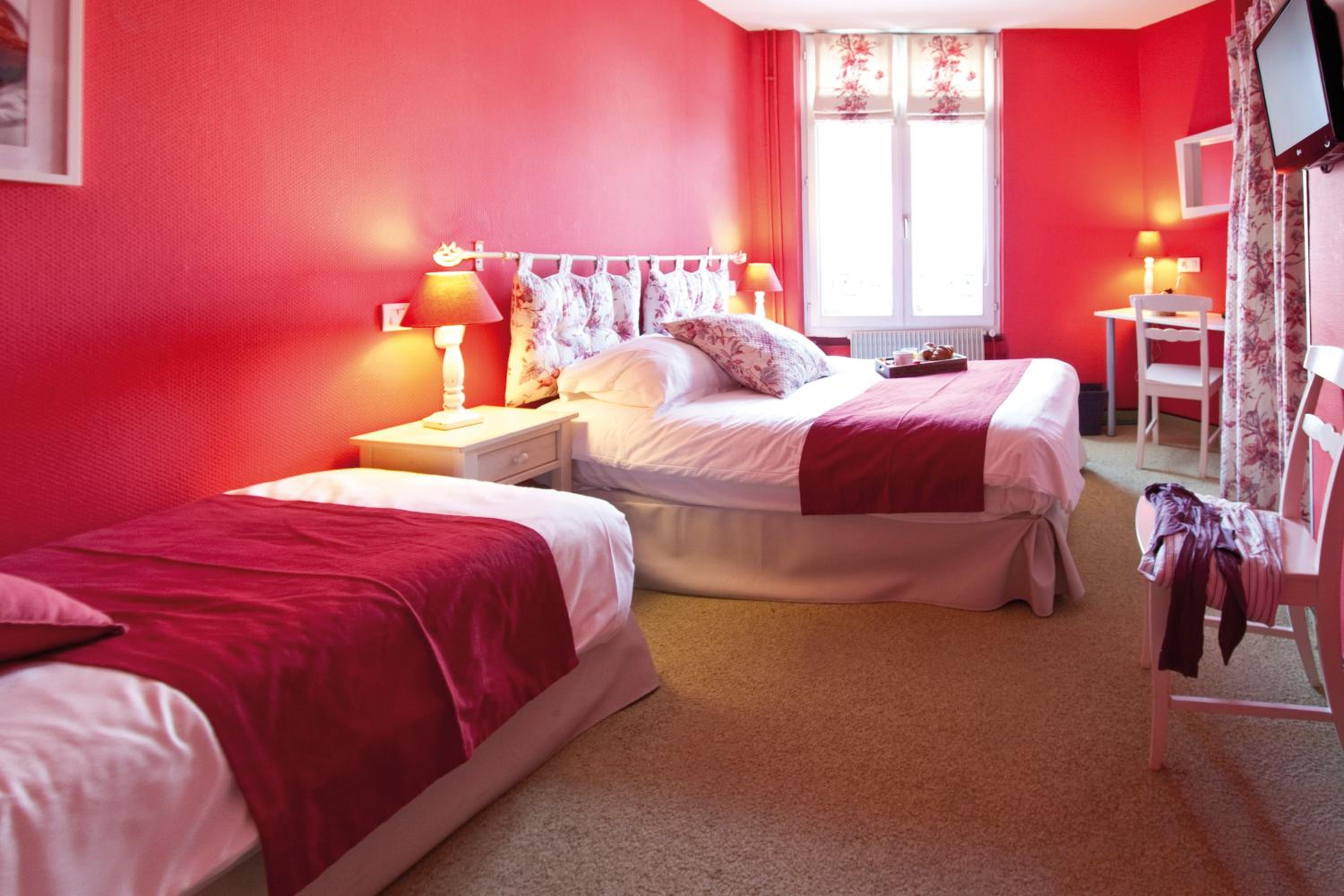 Room, Triple