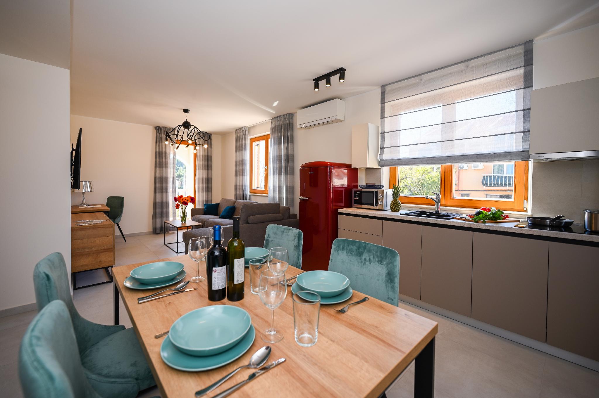 Suite, Pool View, Balcony