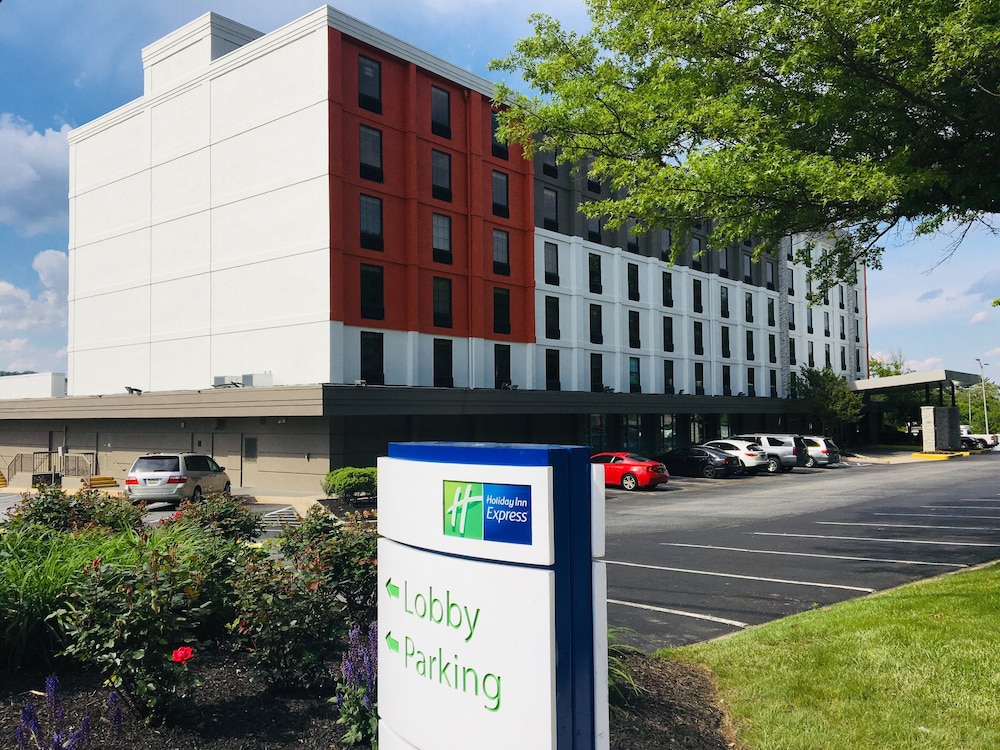 Holiday Inn Express Towson Baltimore North 56/63