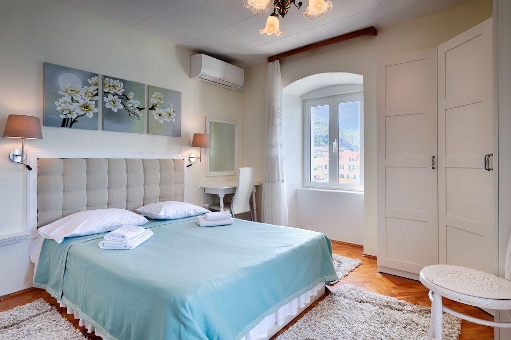 Mira Seafront Guesthouse 11/46
