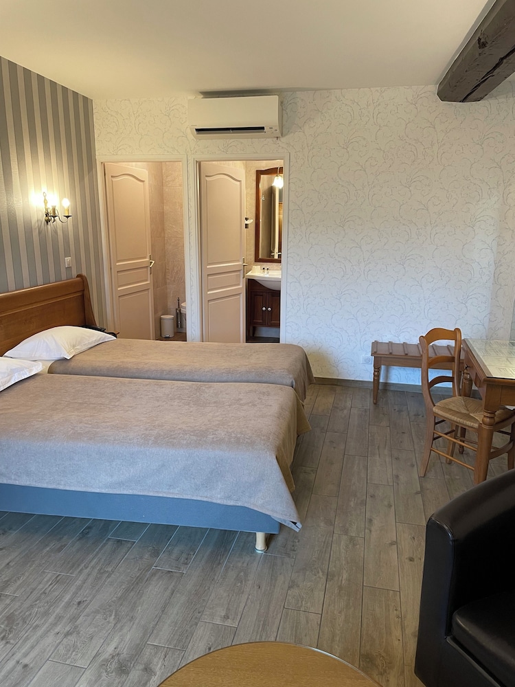 Hotel De La Cloche 19/42