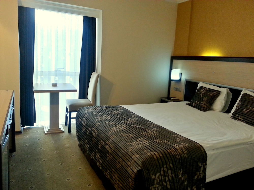 Ismira Hotel 6/31
