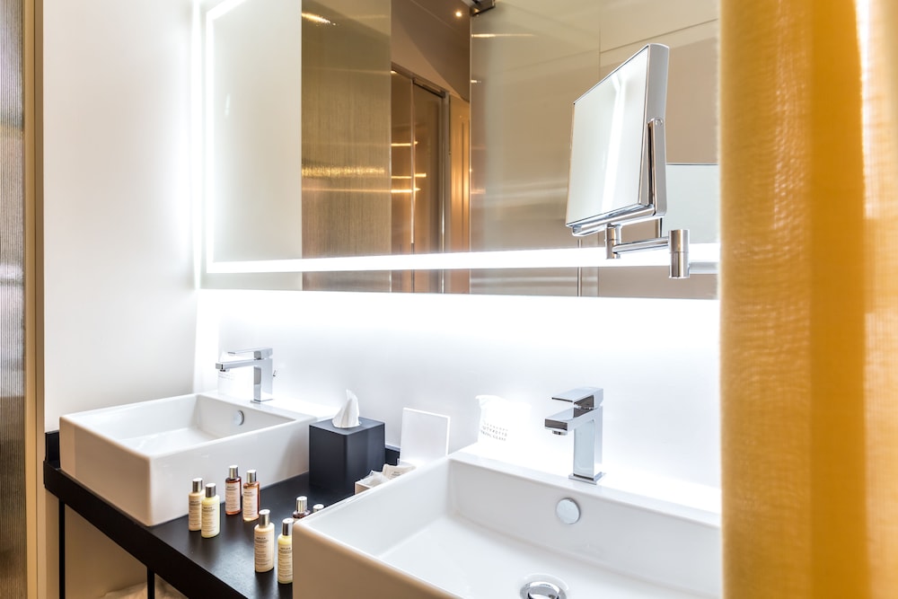 THE H'ALL TAILOR SUITE ROMA 25/65