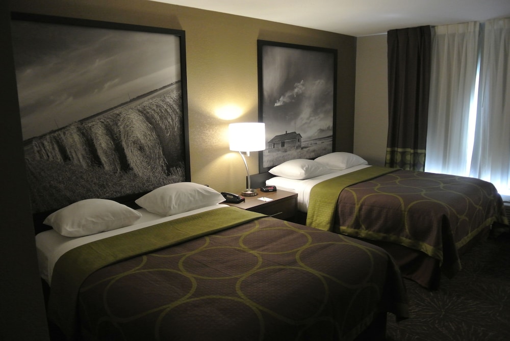 Home Inn and Suites Lloydminster 18/50